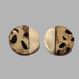 📿 3 for $12 📿 Large round leopard clip-on earrings NWT